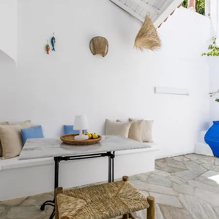 Maison Mariel Nyaraló *